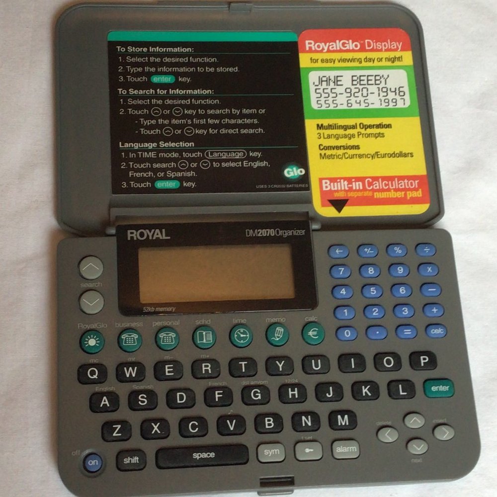 Royal - Electronic Personal Organizer Model DM2070